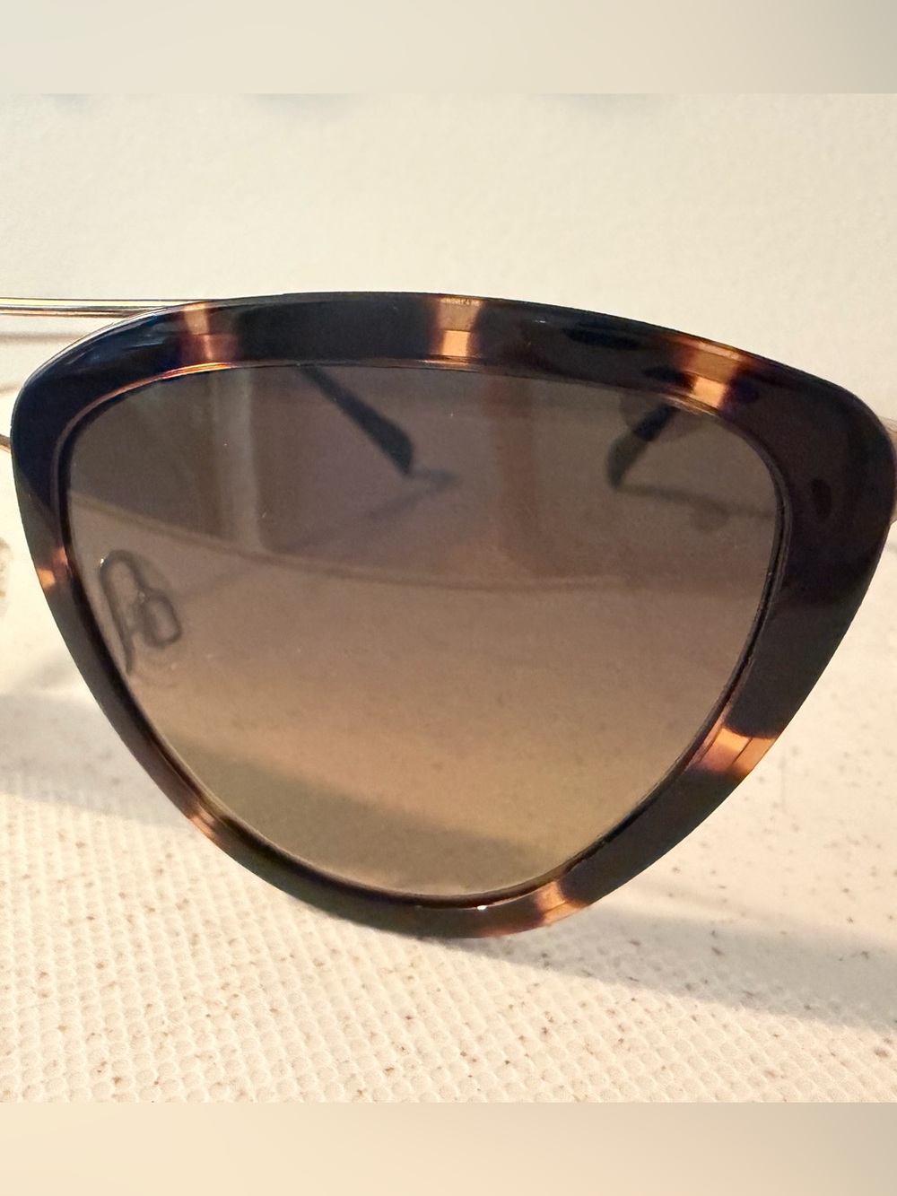 Maui Jim Tortoiseshell Brown Gradient Sunglasses - Picture 7 of 9